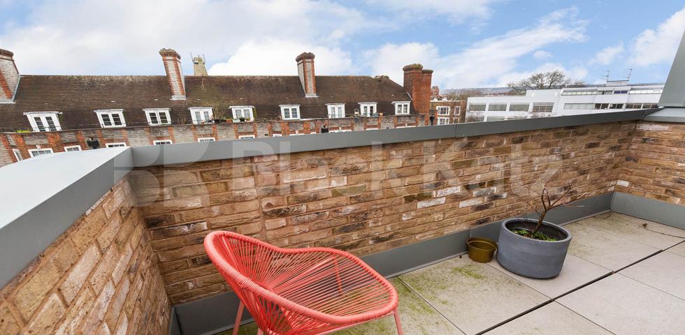 Luxury 2 bed two bath with balcony in a private modern development in Camden.  Cliff Villas, Camden 